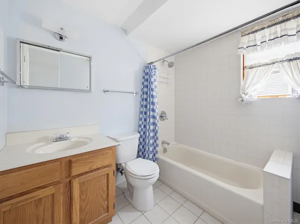 $805,000 | 11 Willow Drive, Suffern, NY 10901