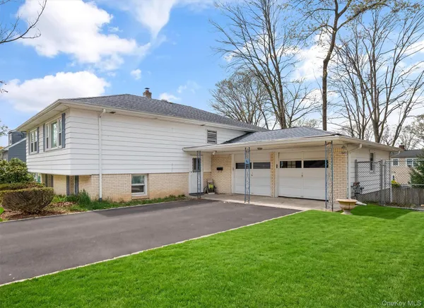 $805,000 | 11 Willow Drive, Suffern, NY 10901