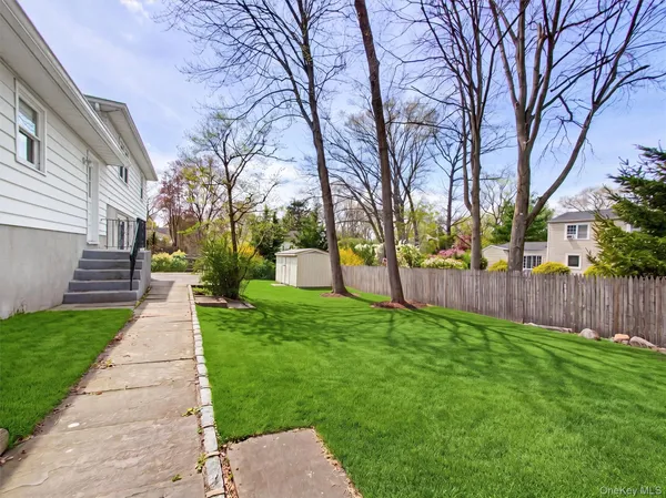 $805,000 | 11 Willow Drive, Suffern, NY 10901