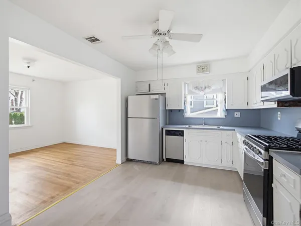 $805,000 | 11 Willow Drive, Suffern, NY 10901