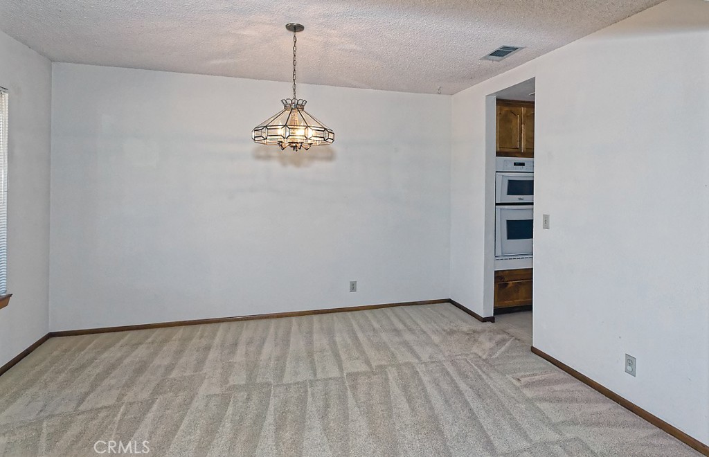 13564 Quapaw Road Apple Valley, CA 92308 - Photo 8 of 52 Dining Room