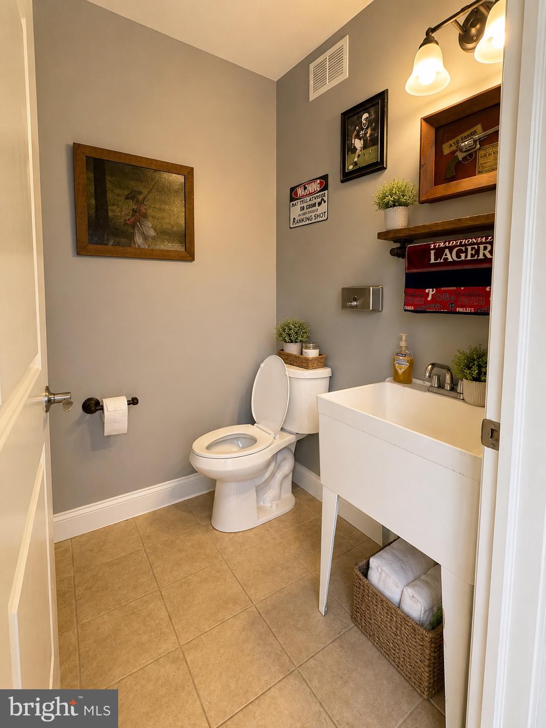 1686 Mapledale Road Elizabethtown, PA 17022 - Photo 25 of 41 Charming half-bath with rustic decor.