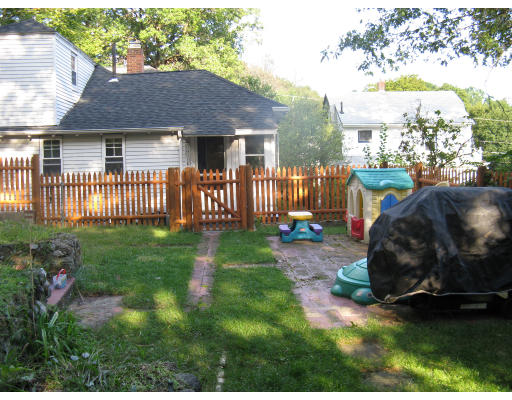 90 Ashcroft Road Medford, MA 02155 - Photo 18 of 24