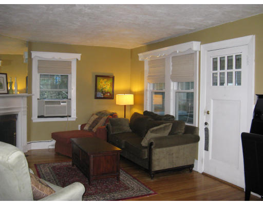 90 Ashcroft Road Medford, MA 02155 - Photo 3 of 24
