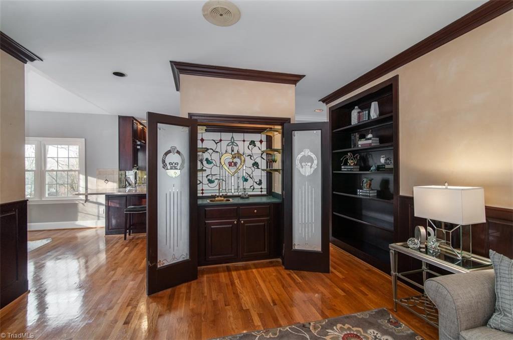 1607 Heathcliff Road High Point, NC 27262 - Photo 22 of 30 Den area has its own wet bar station!