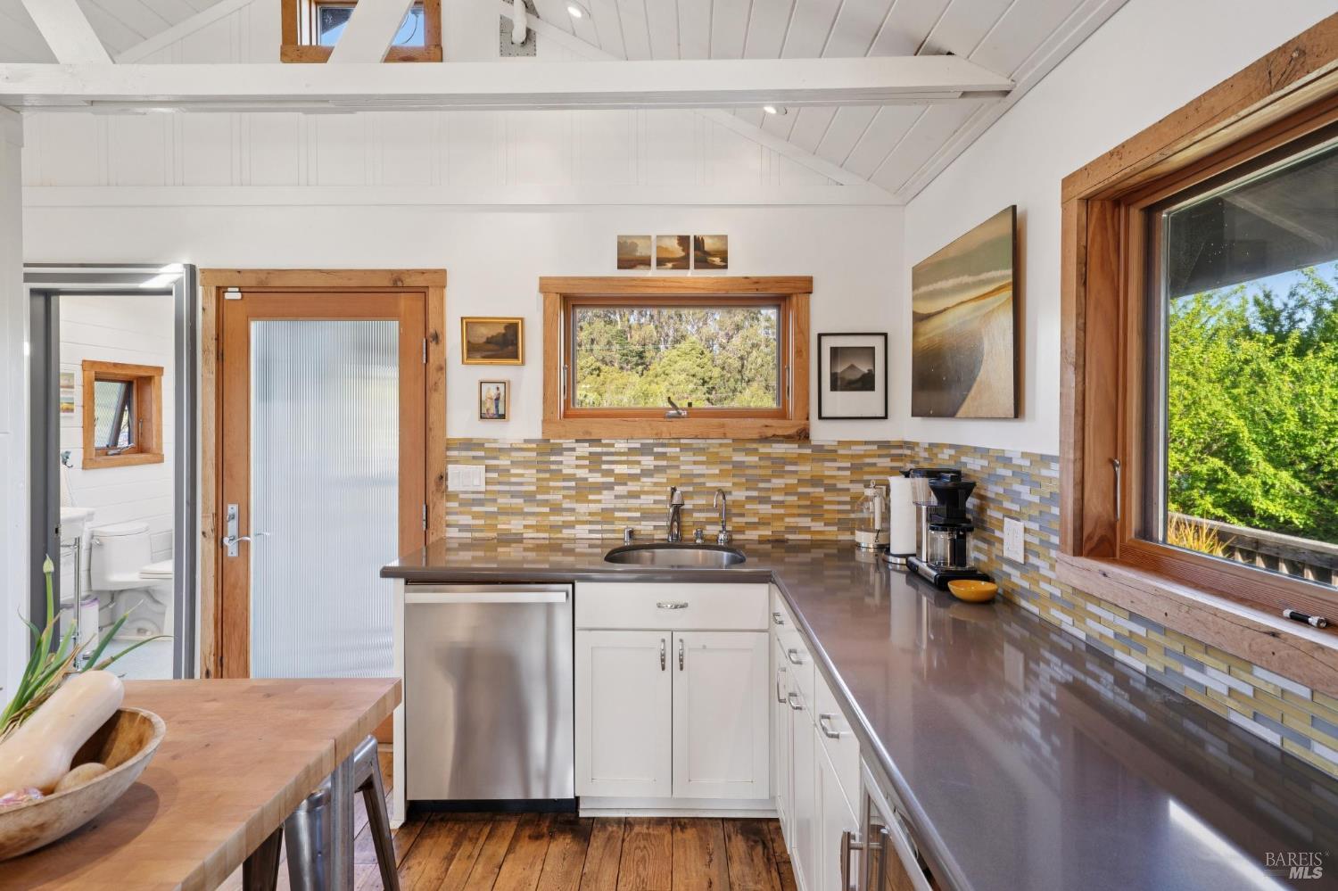 180 Maple Road Bolinas, CA 94924 - Photo 22 of 99 Primary home kitchen