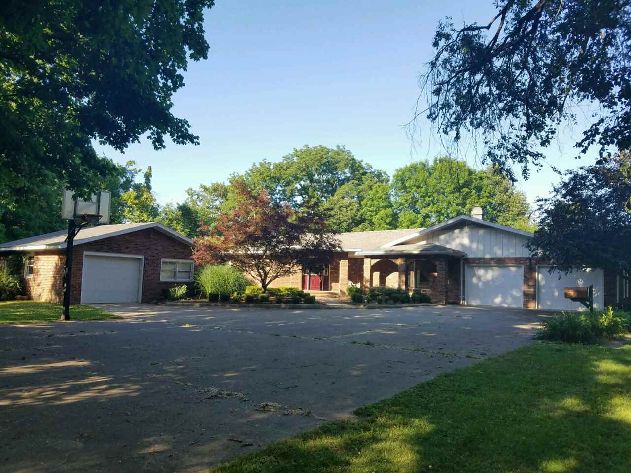 1922 McDowell Road Vincennes, IN 47591 - Photo 1 of 28 Gallery Image 1