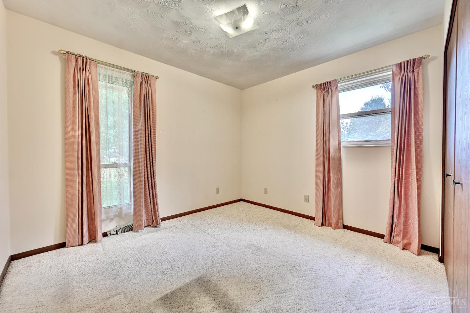 8043 Dimmick Road West Chester, OH 45241 - Photo 10 of 35 2nd Bedroom