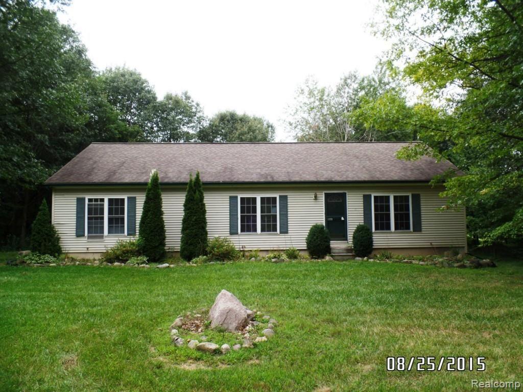 2773 North Hacker Road Howell, MI 48855 - Photo 1 of 16 SAM_7076.jpg