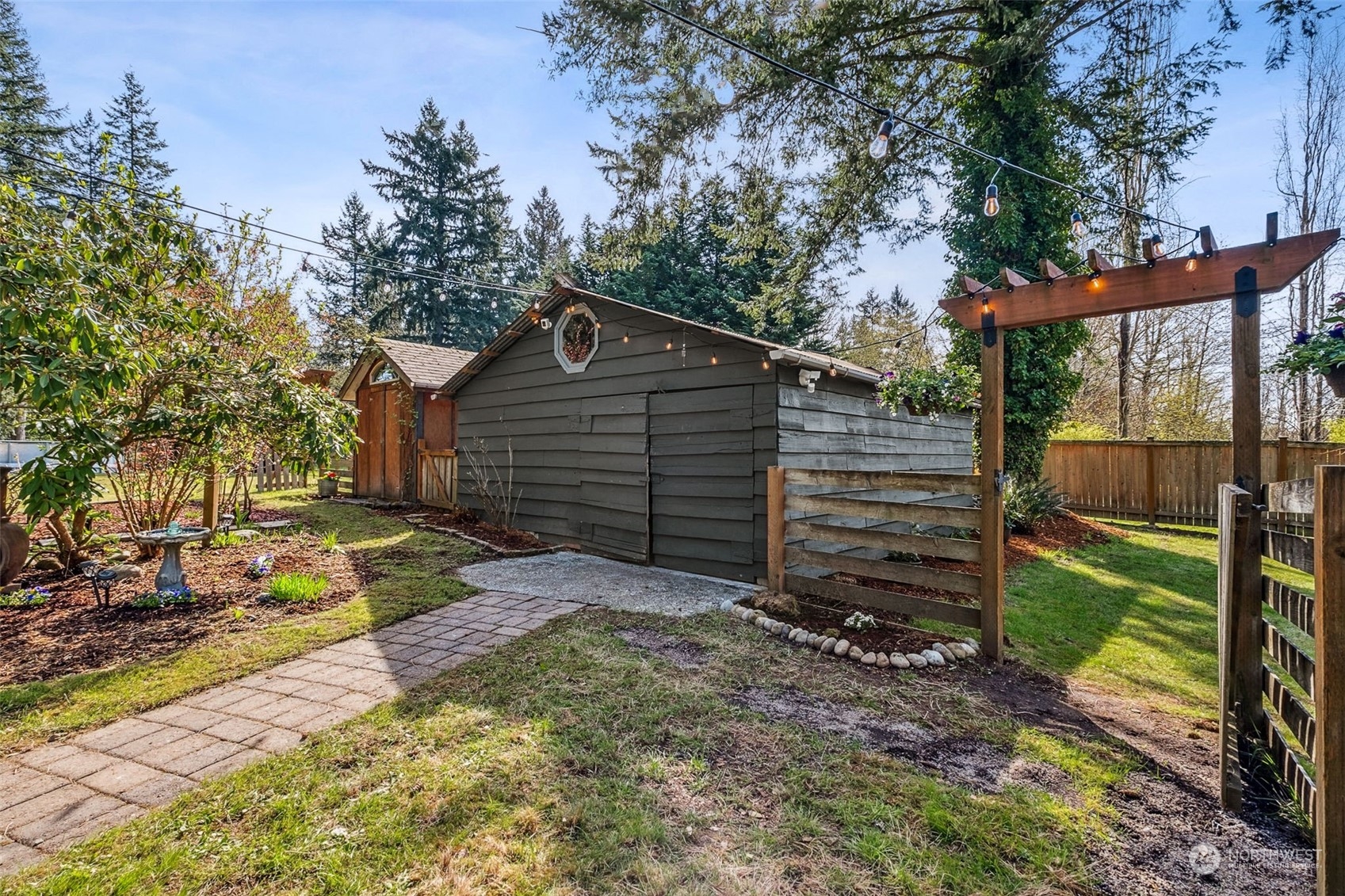22812 Peter Grubb Road Southeast Renton, WA 98058 - Photo 36 of 37 Gallery Image 36