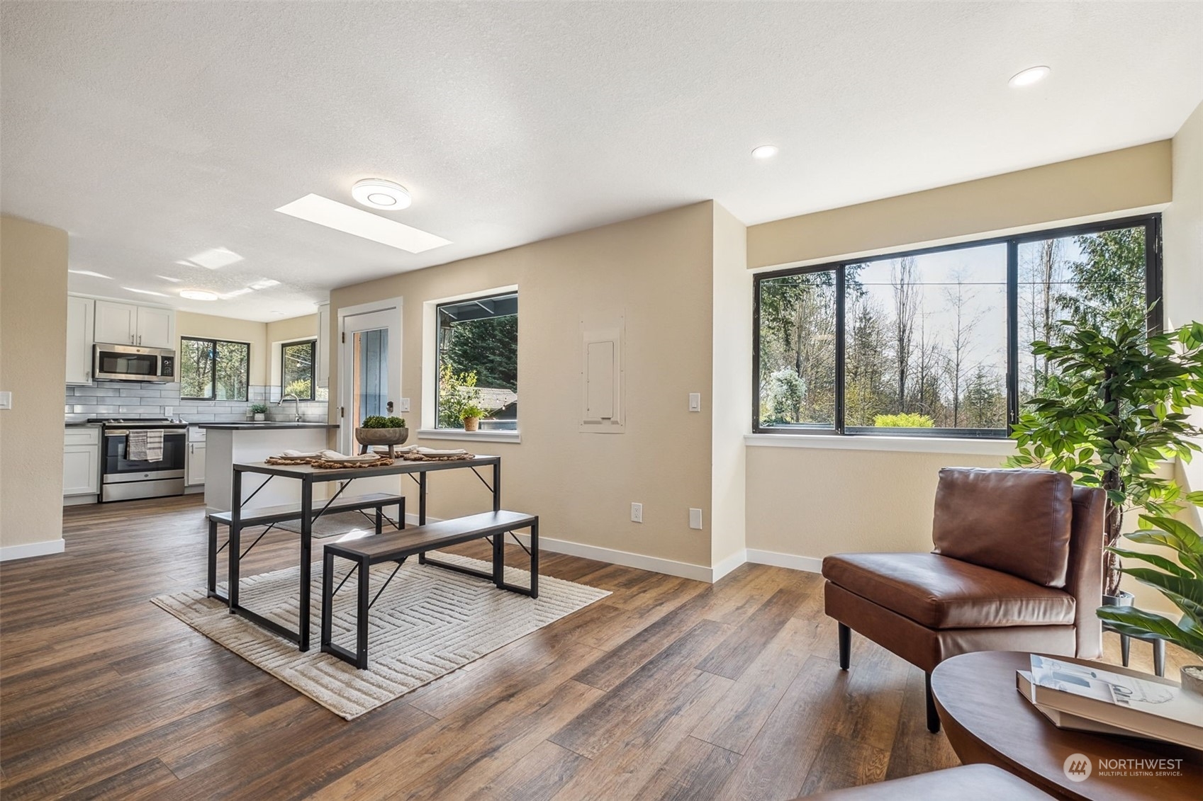 22812 Peter Grubb Road Southeast Renton, WA 98058 - Photo 4 of 37 Gallery Image 4
