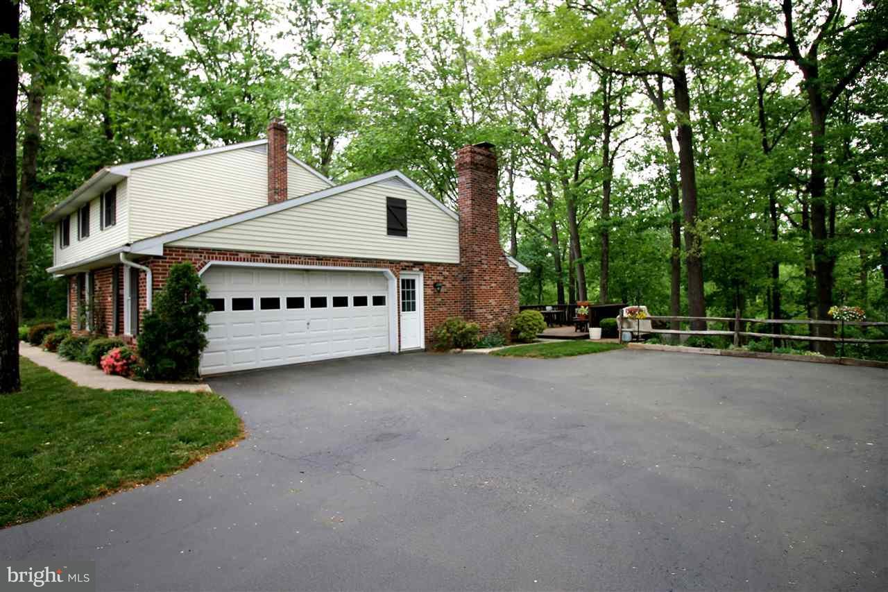 422 N Road York, PA 17403 - Photo 3 of 35