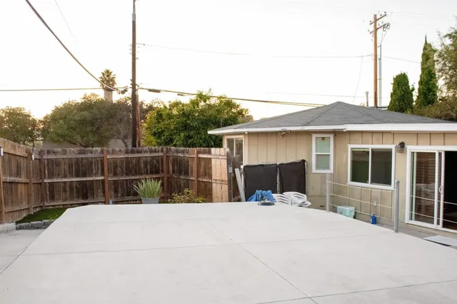 a house view with a outdoor space