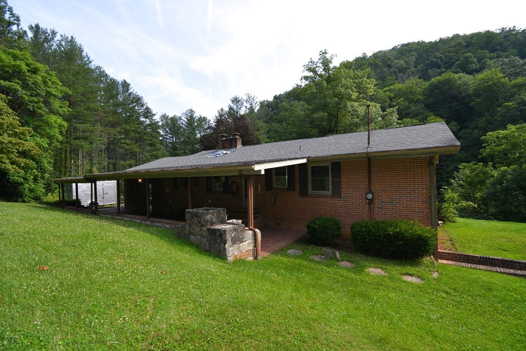 3919 Lovers Gap Road Vansant, VA 24656 - Photo 21 of 24 Gallery Image 21