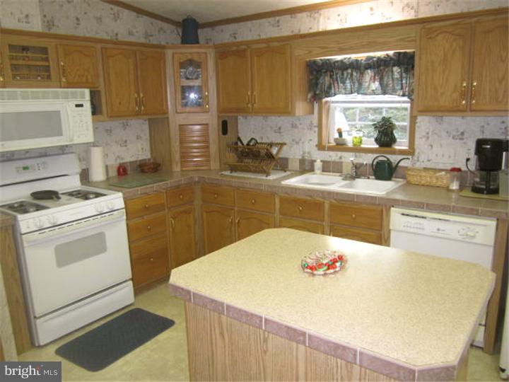680 South Old Middletown Road Media, PA 19063 - Photo 7 of 25 Kitchen
