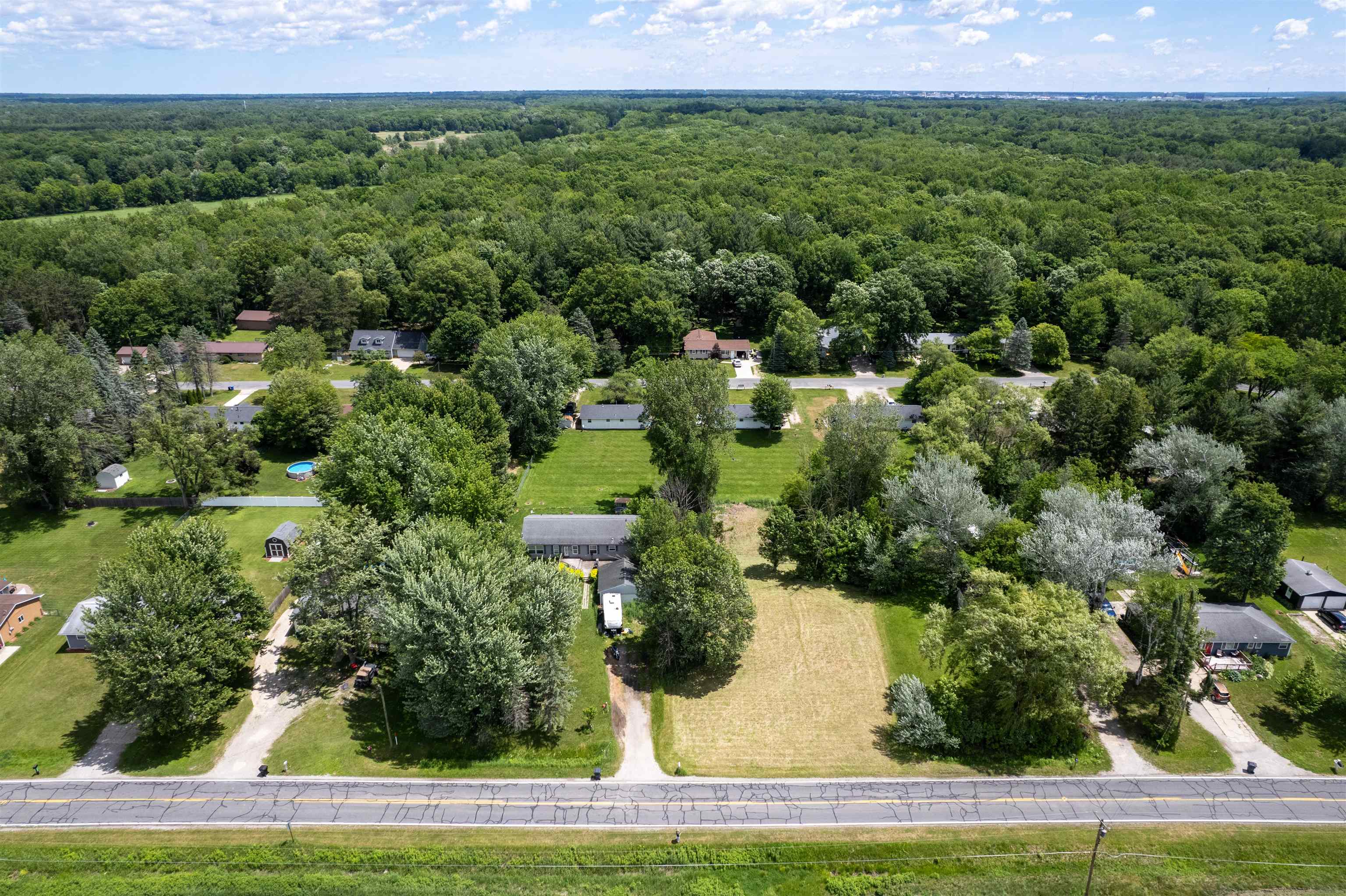 1318 Sandow Road Midland, MI 48640 - Photo 9 of 17