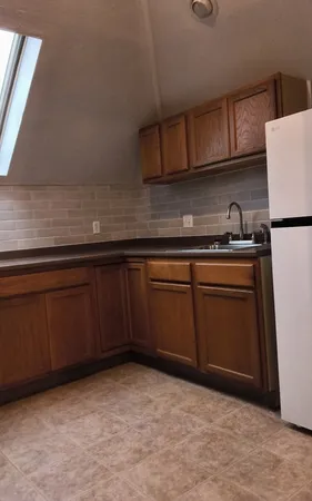 $1,600 | 186 Branscomb Street, Unit 3, New Bedford, MA 02745