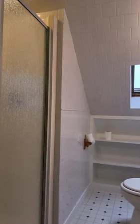 $1,600 | 186 Branscomb Street, Unit 3, New Bedford, MA 02745