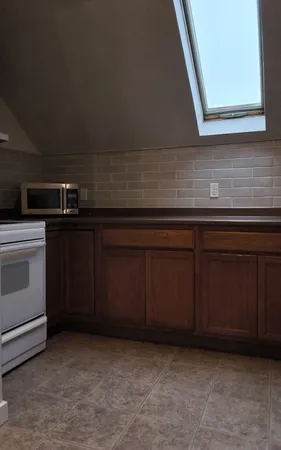 $1,600 | 186 Branscomb Street, Unit 3, New Bedford, MA 02745