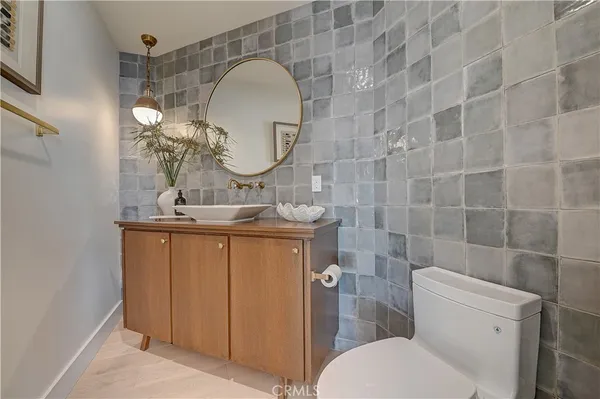 a view of outdoor space with city view