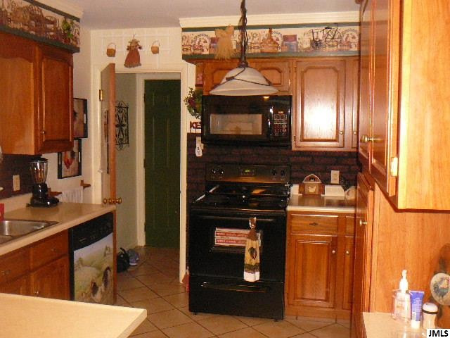 2258 West Parnall Road Jackson, MI 49201 - Photo 5 of 17 Photo 5