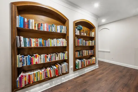 $1,295,000 | 109 Burgess Lane, Austin, TX 78738