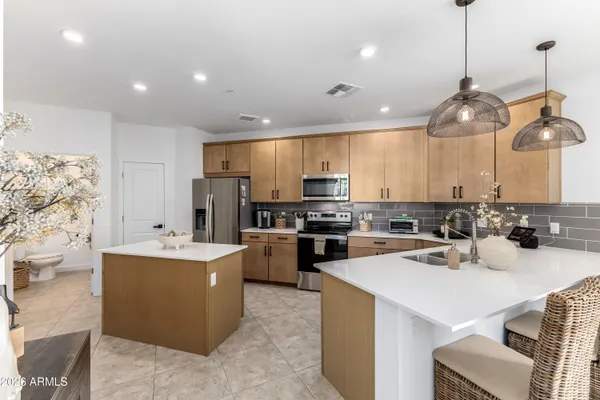 $2,000 | 2511 West Queen Creek Road, Unit 216, Chandler, AZ 85248