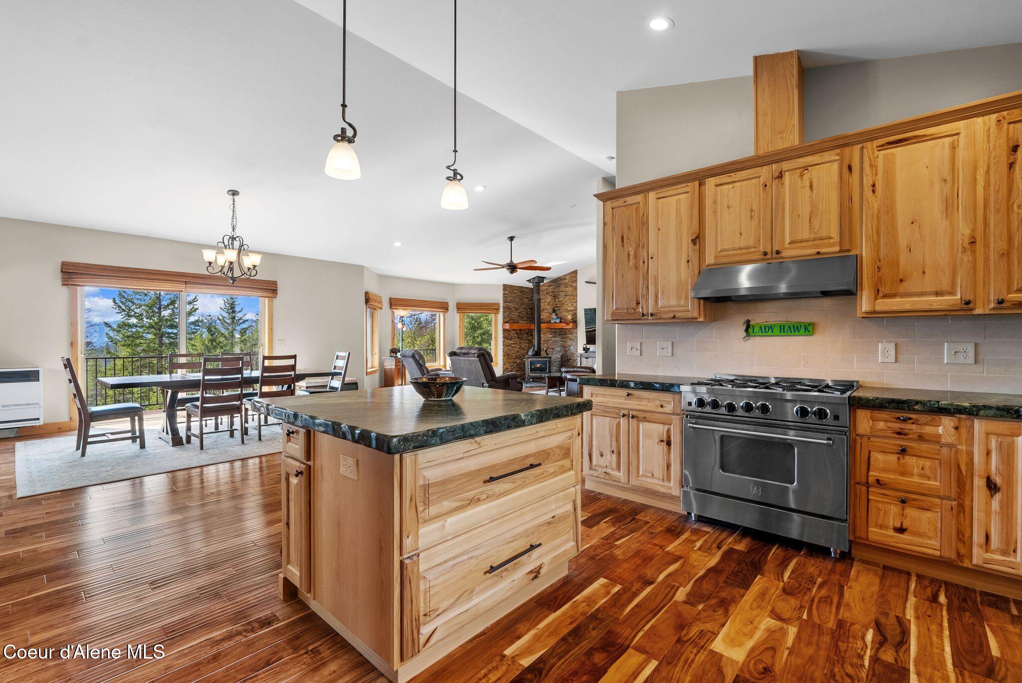 422 Lightning Peak Road Sandpoint, ID 83864 - Photo 11 of 92 Open design