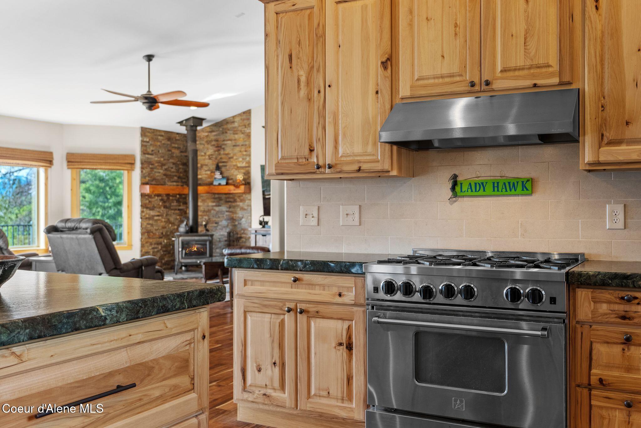 422 Lightning Peak Road Sandpoint, ID 83864 - Photo 14 of 92 High-end appliances