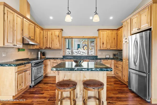 $1,270,000 | 422 Lightning Peak Road, Sandpoint, ID 83864