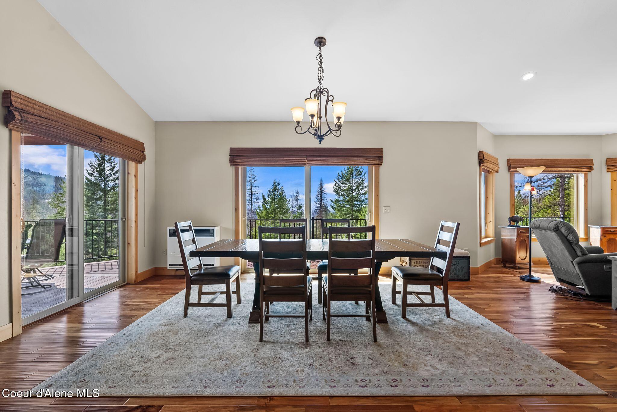 422 Lightning Peak Road Sandpoint, ID 83864 - Photo 24 of 92 Spacious dining room