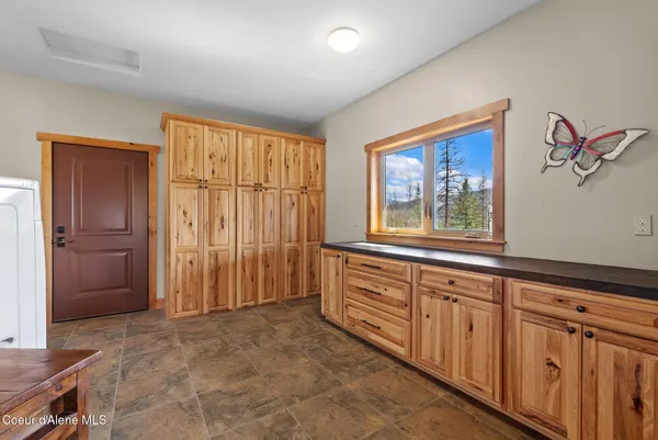 $1,295,000 | 422 Lightning Peak Road, Sandpoint, ID 83864