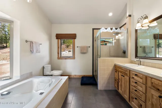 $1,295,000 | 422 Lightning Peak Road, Sandpoint, ID 83864