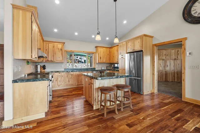 $1,295,000 | 422 Lightning Peak Road, Sandpoint, ID 83864