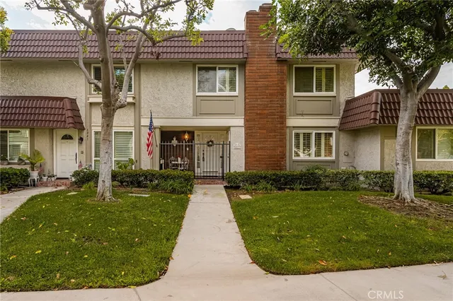 $879,000 | 6837 Amelia Way, Cypress, CA 90630