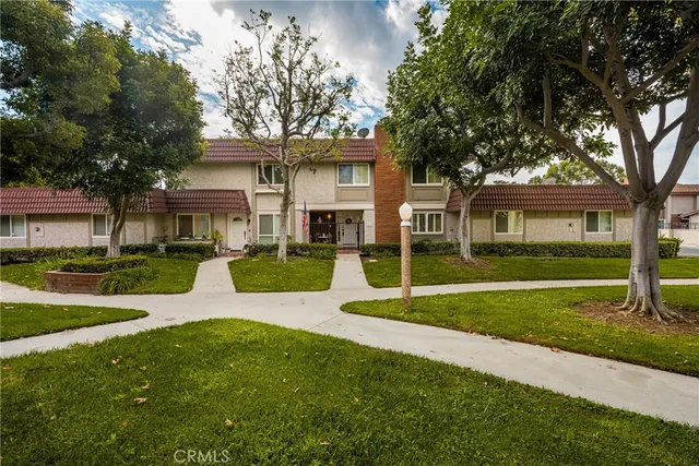 $879,000 | 6837 Amelia Way, Cypress, CA 90630