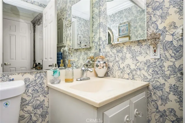 $879,000 | 6837 Amelia Way, Cypress, CA 90630