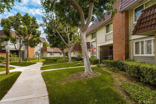 $879,000 | 6837 Amelia Way, Cypress, CA 90630