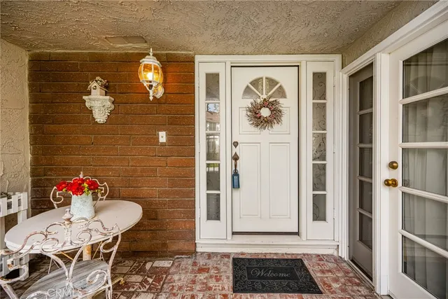 $879,000 | 6837 Amelia Way, Cypress, CA 90630