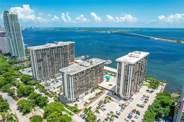$4,600 | 1925 Brickell Avenue, Unit 606, Miami, FL 33129