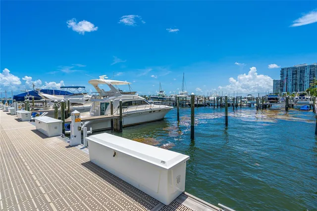 $4,600 | 1925 Brickell Avenue, Unit 606, Miami, FL 33129