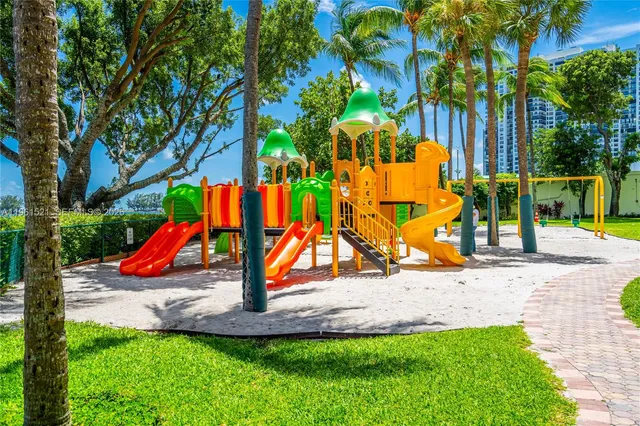 $4,600 | 1925 Brickell Avenue, Unit 606, Miami, FL 33129