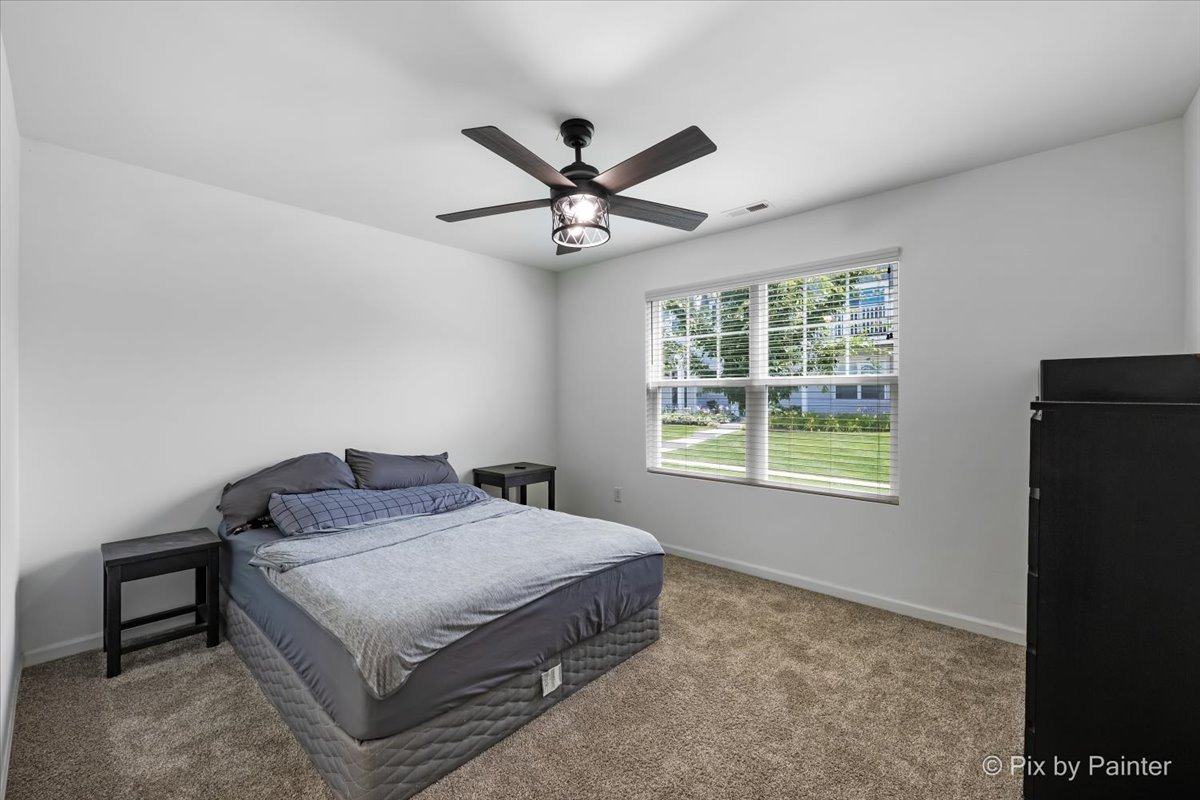 466 Comstock Road South Elgin, IL 60177 - Photo 4 of 24