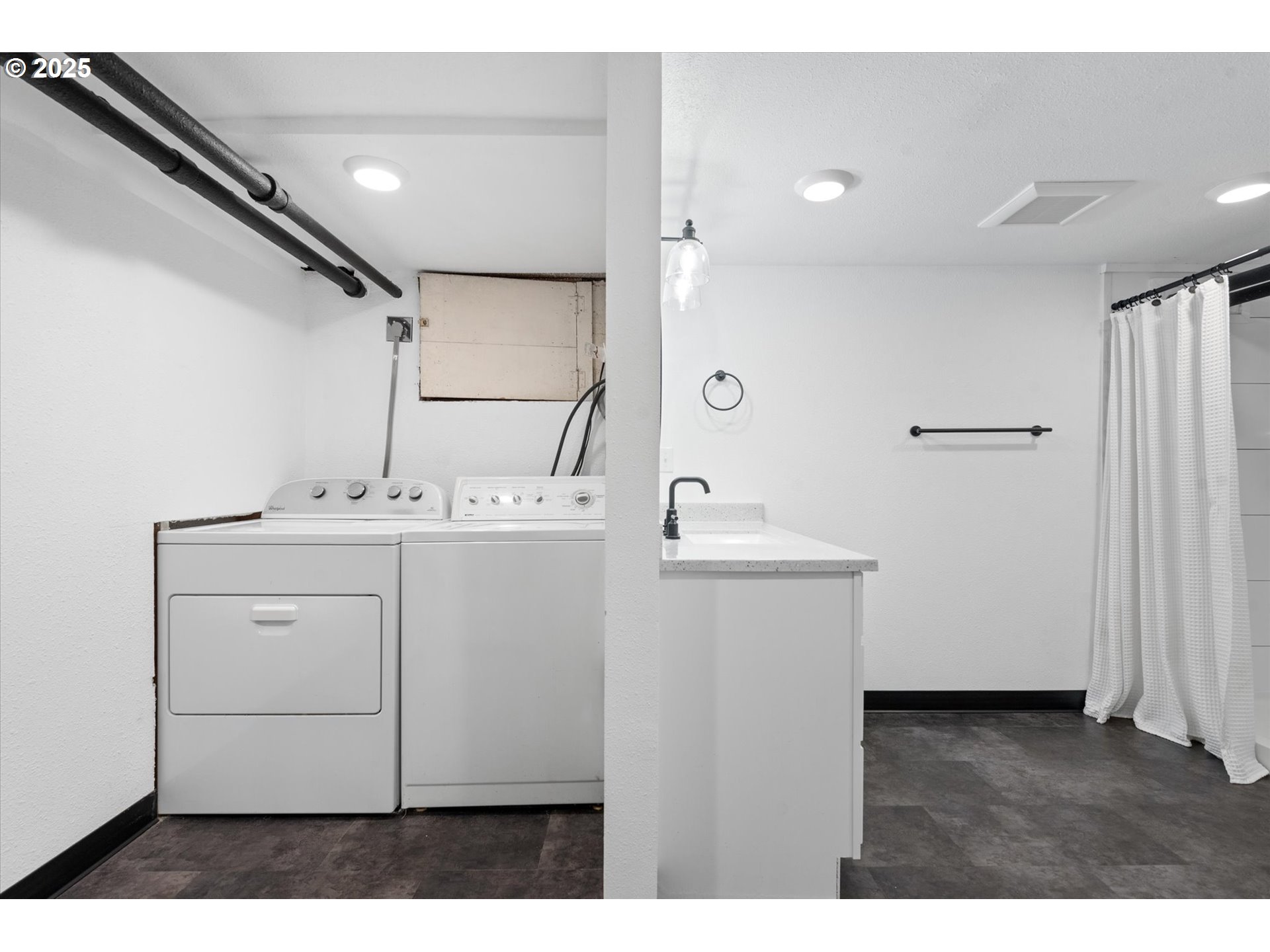 1402 2nd Street La Grande, OR 97850 - Photo 38 of 47 a bathroom with a sink and mirror