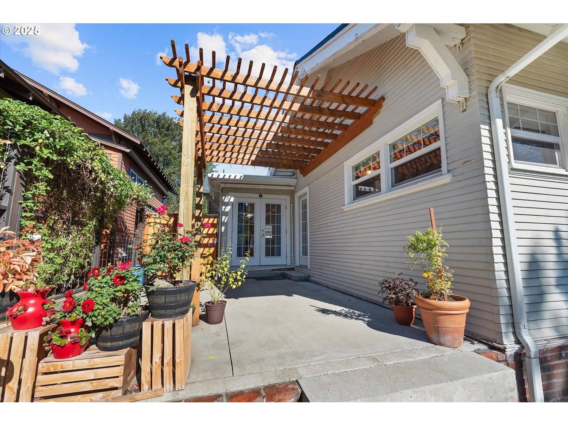 1402 2nd Street La Grande, OR 97850 - Photo 45 of 47 a outdoor space with potted plants