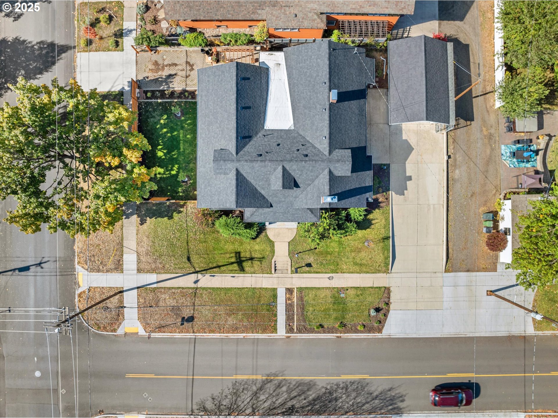 1402 2nd Street La Grande, OR 97850 - Photo 5 of 47 an aerial view of a house