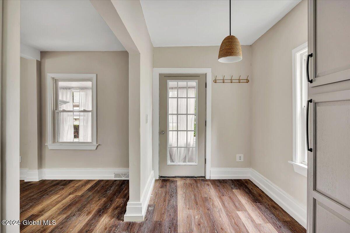 7 Sheldon Street Schenectady, NY 12308 - Photo 4 of 30 08-P1200407