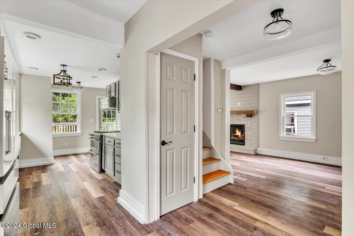 7 Sheldon Street Schenectady, NY 12308 - Photo 5 of 30 06-P1200401