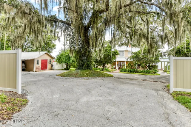 $1,450,000 | 517 South Prospect Street, Crescent City, FL 32112
