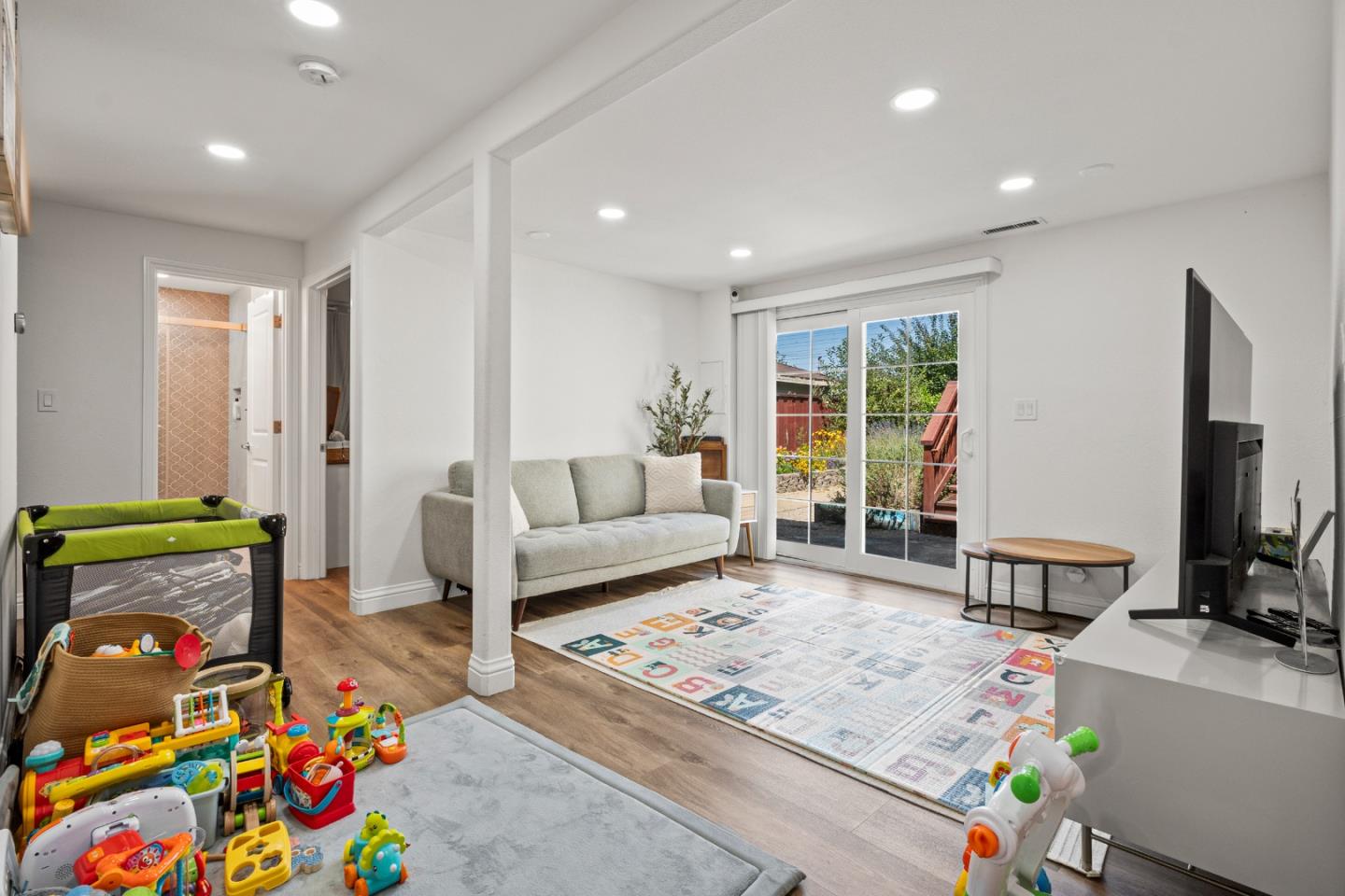 197 Nottingham Avenue Redwood City, CA 94063 - Photo 23 of 42